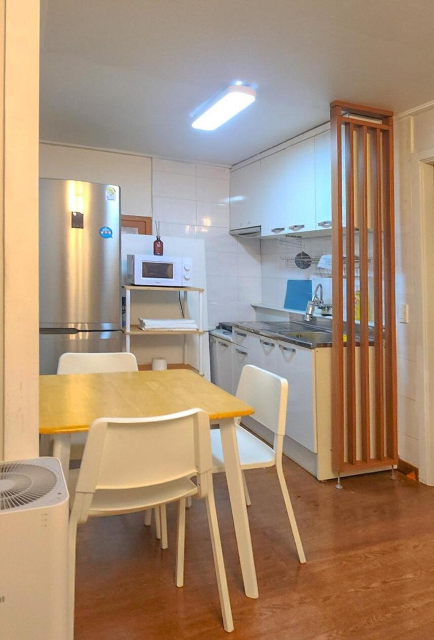 Apartment K-6 Hongdae Yeontral Park *